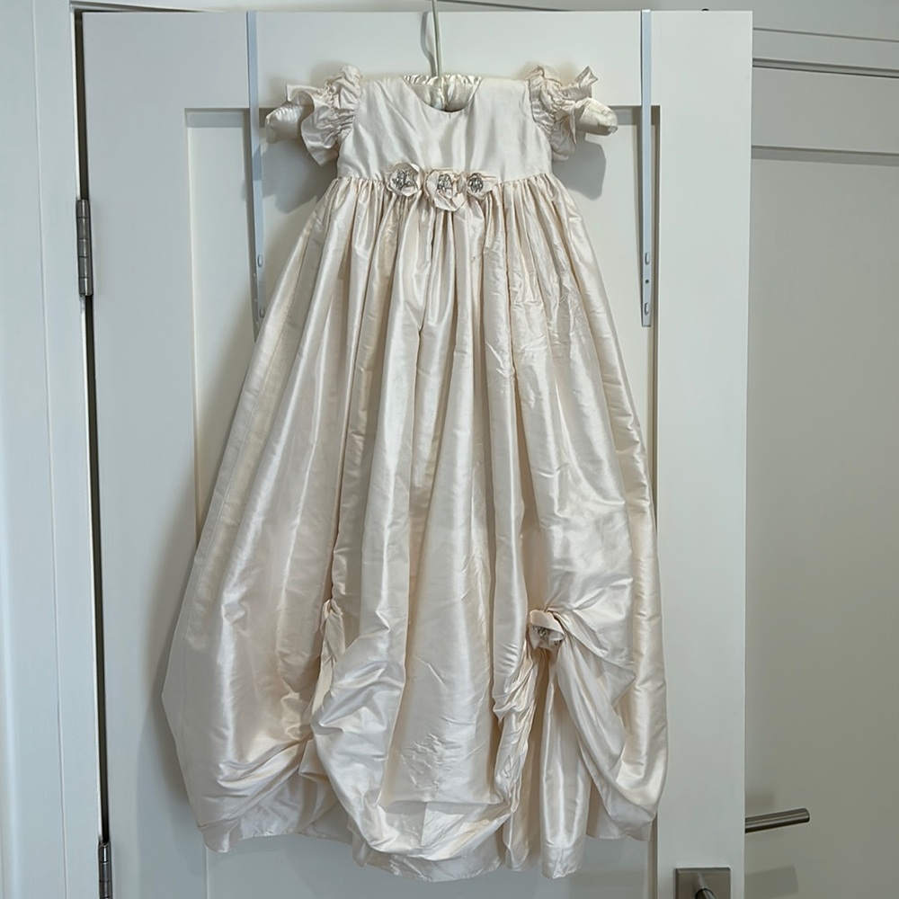 Gorgeous 100% silk Christening gown